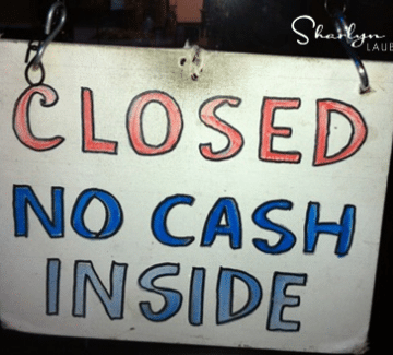 Manager Gives Up Pay For an Employee – Ask #HR Bartender
